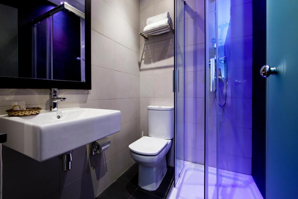 Hostal Bcn Ramblas Barcelona Ruang foto