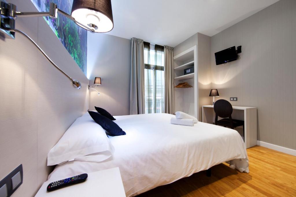 Hostal Bcn Ramblas Barcelona Ruang foto