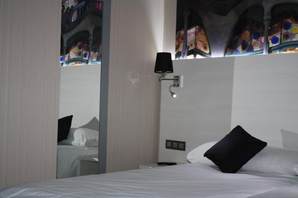 Hostal Bcn Ramblas Barcelona Ruang foto