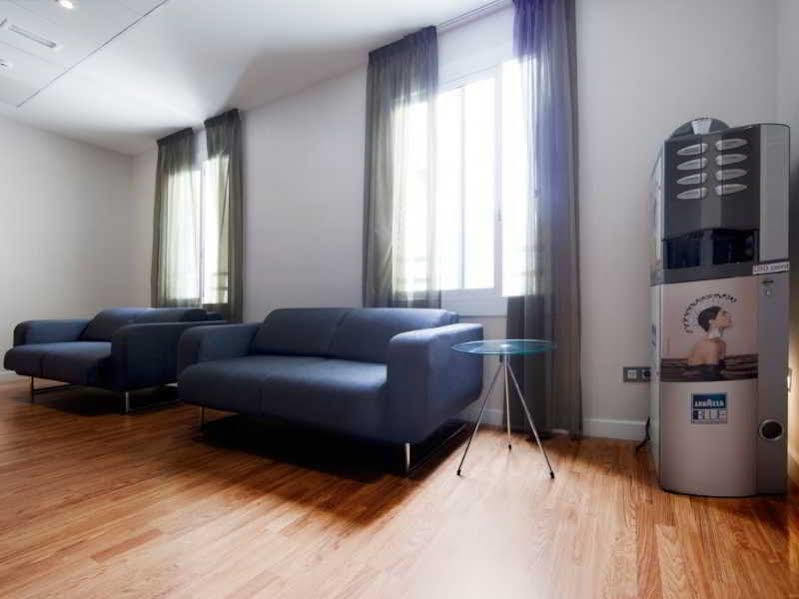 Hostal Bcn Ramblas Barcelona Bagian luar foto
