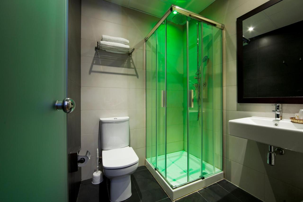 Hostal Bcn Ramblas Barcelona Ruang foto